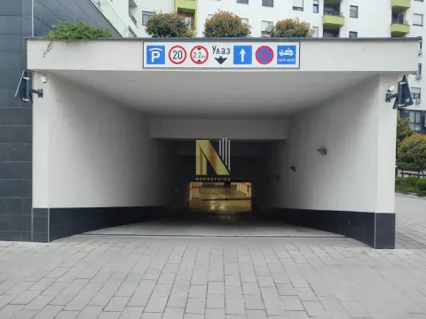 Rent, parking/garage, 13m², Adamovićevo Naselje, Novi Sad Sve Podlokacije - image 3