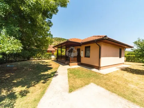 Izdavanje, kuća, 80m², Podgorica, Crna Gora - image 1