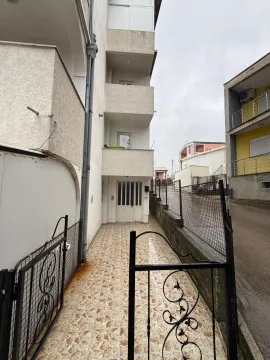 Rent, three bedroom apartment, 140m², Sutomore, Bar - image 2