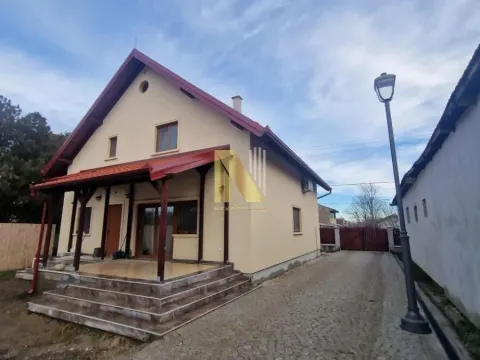 Prodaja, kuća, 230m², Temerin, Novi Sad