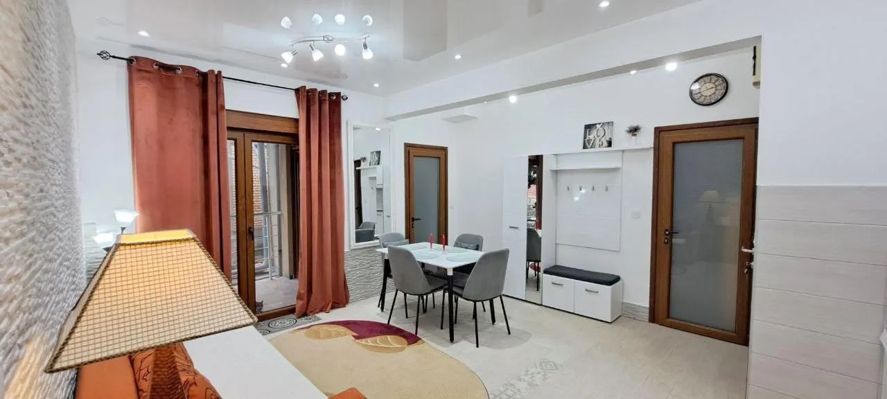 Prodaja, dvosoban stan, 77m², Tivat, Crna Gora