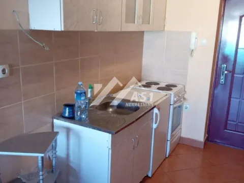 Izdavanje, jednosoban stan, 30m², Centar, Novi Sad - image 8