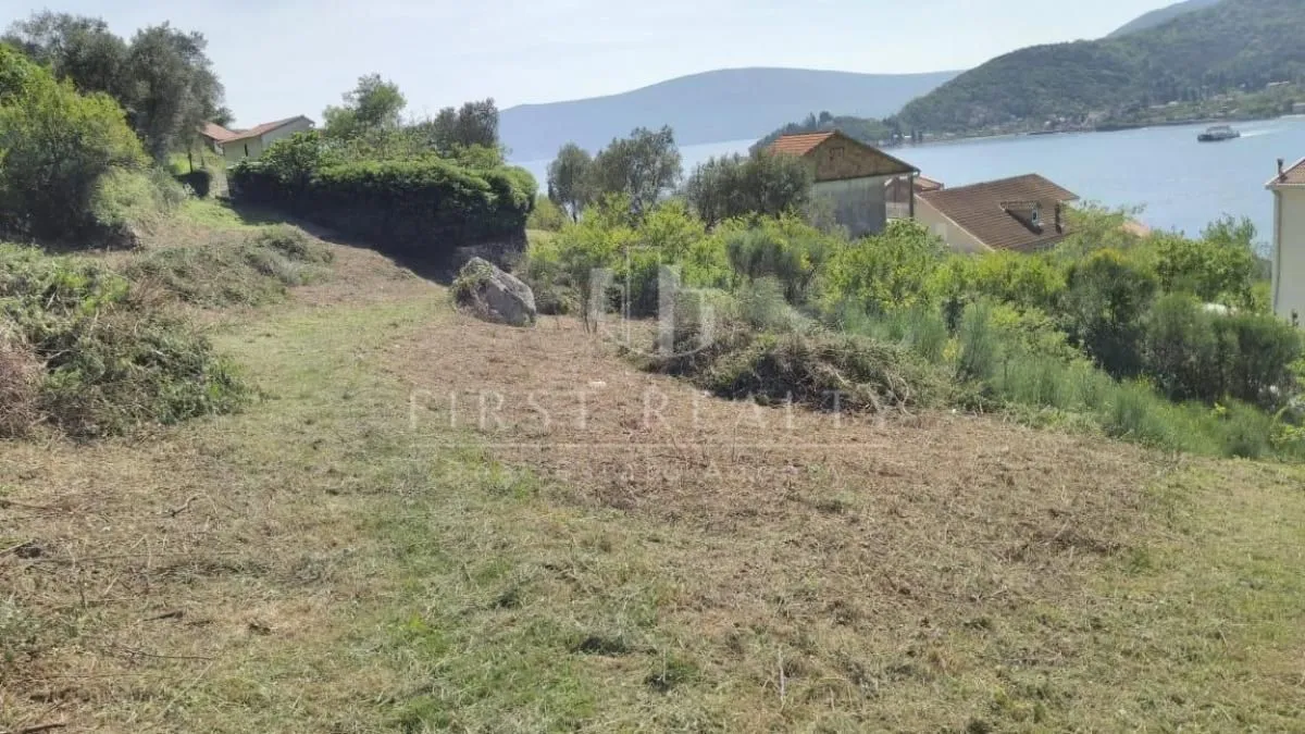 Prodaja, plac, 2100m², Tivat, Crna Gora