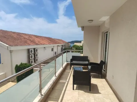 Izdavanje, dvosoban stan, 65m², Bečići, Budva - image 2