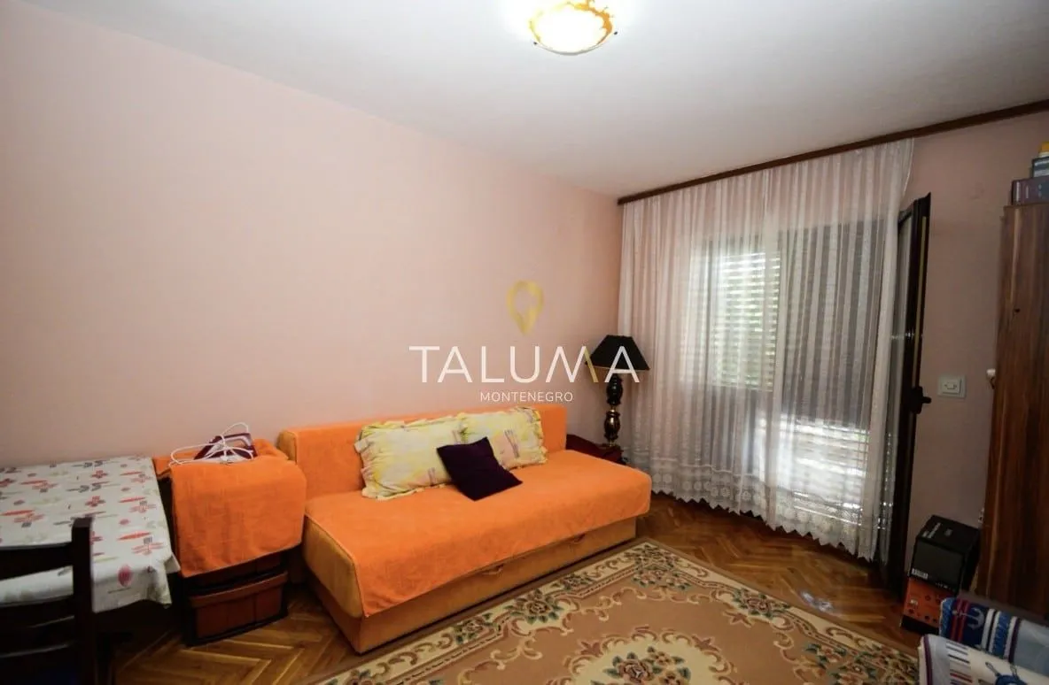 Sale, house, 300m², Stari Aerodrom, Podgorica