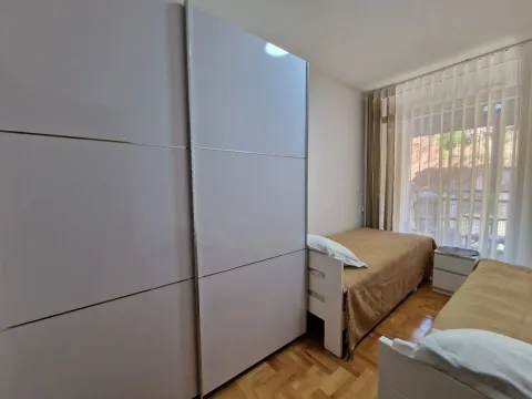 Rent, two bedroom apartment, 72m², Budva, Crna Gora - image 22