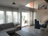 Izdavanje, jednosoban stan, 45m², Centar, Tivat - image 1