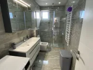 Izdavanje, trosoban stan, 115m², Kalimanj, Tivat - image 11