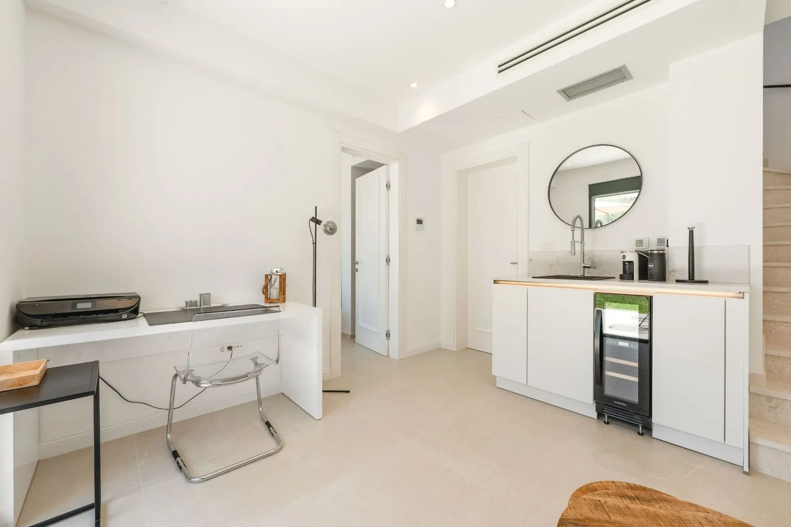 Izdavanje, kuća, 159m², Reževići, Budva