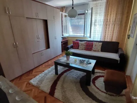 Izdavanje, jednosoban stan, 37m², Rakovica, Beograd - image 1