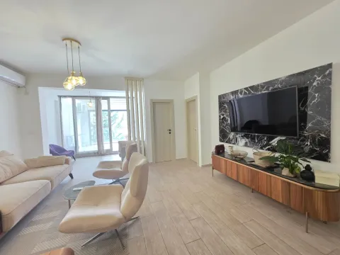 Prodaja, trosoban stan, 118m², Budva, Crna Gora - image 10