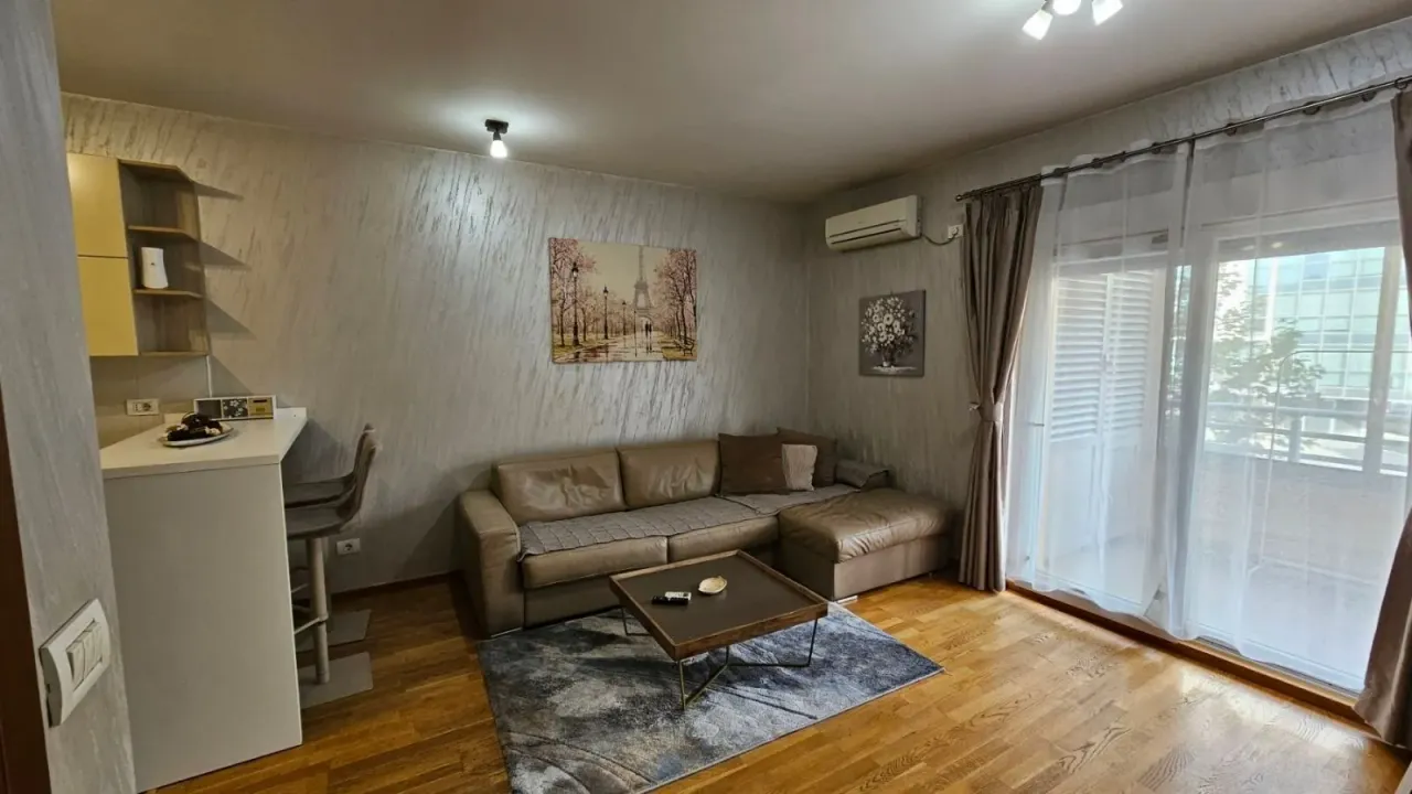 Izdavanje, jednosoban stan, 51m², City Kvart, Podgorica
