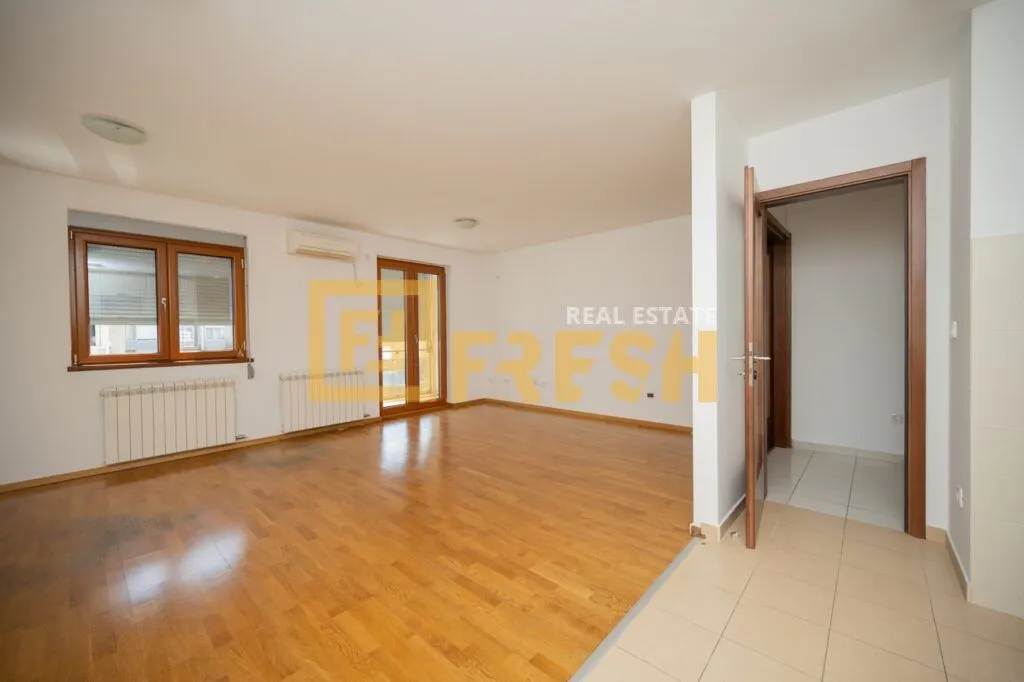 Izdavanje, dvosoban stan, 85m², Tološi, Podgorica