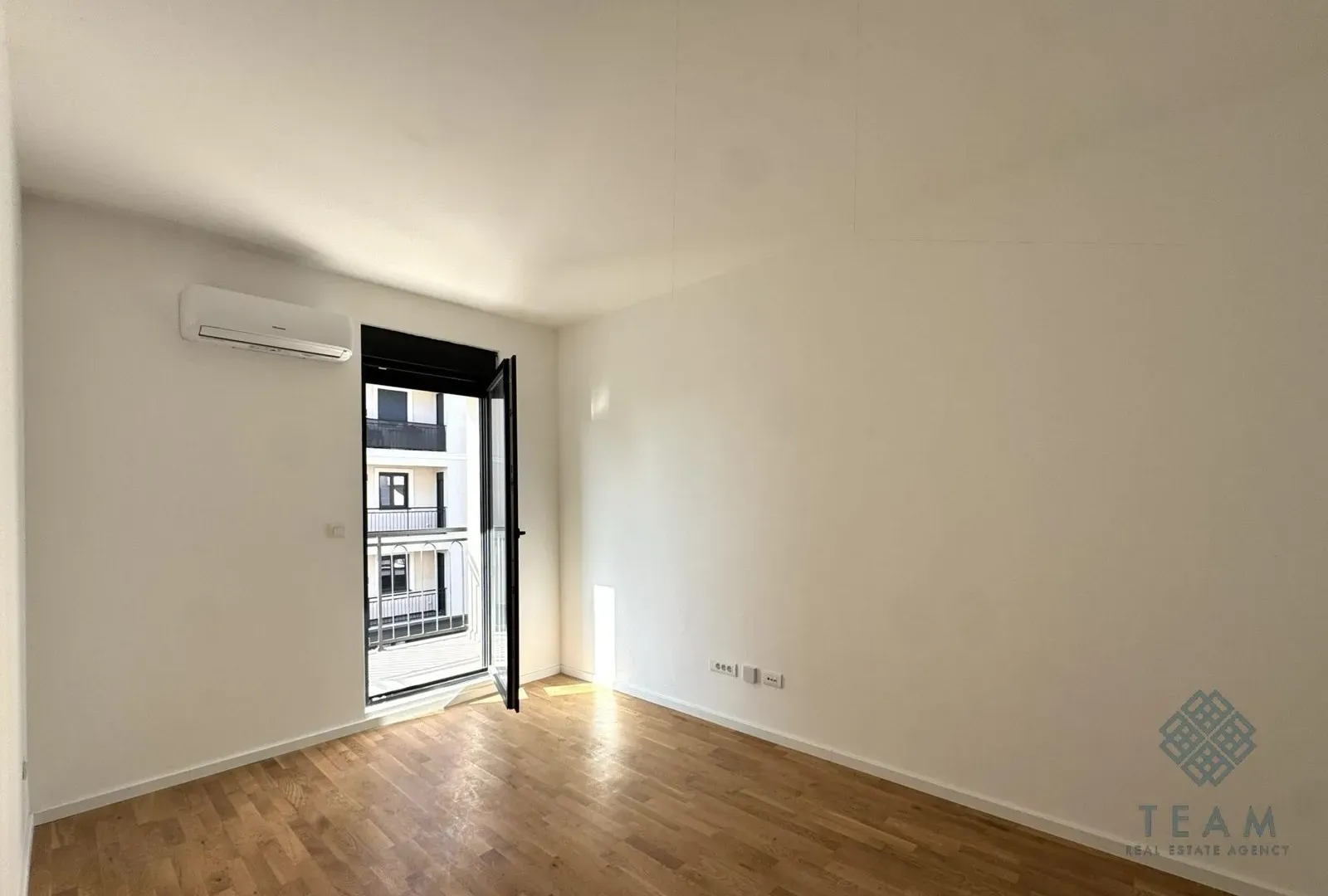 Prodaja, jednosoban stan, 37m², Tološi, Podgorica