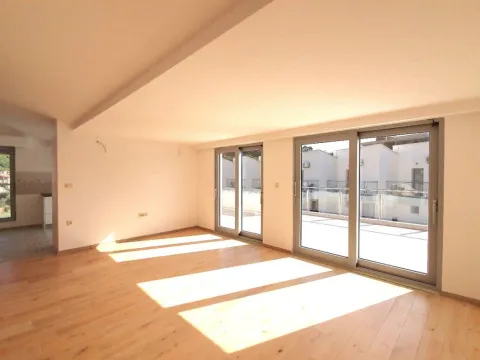 Prodaja, trosoban stan, 171m², Petrovac, Budva - image 5