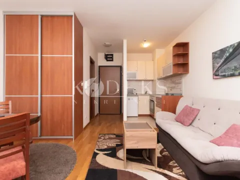 Izdavanje, garsonjera, 30m², City Kvart, Podgorica - image 1