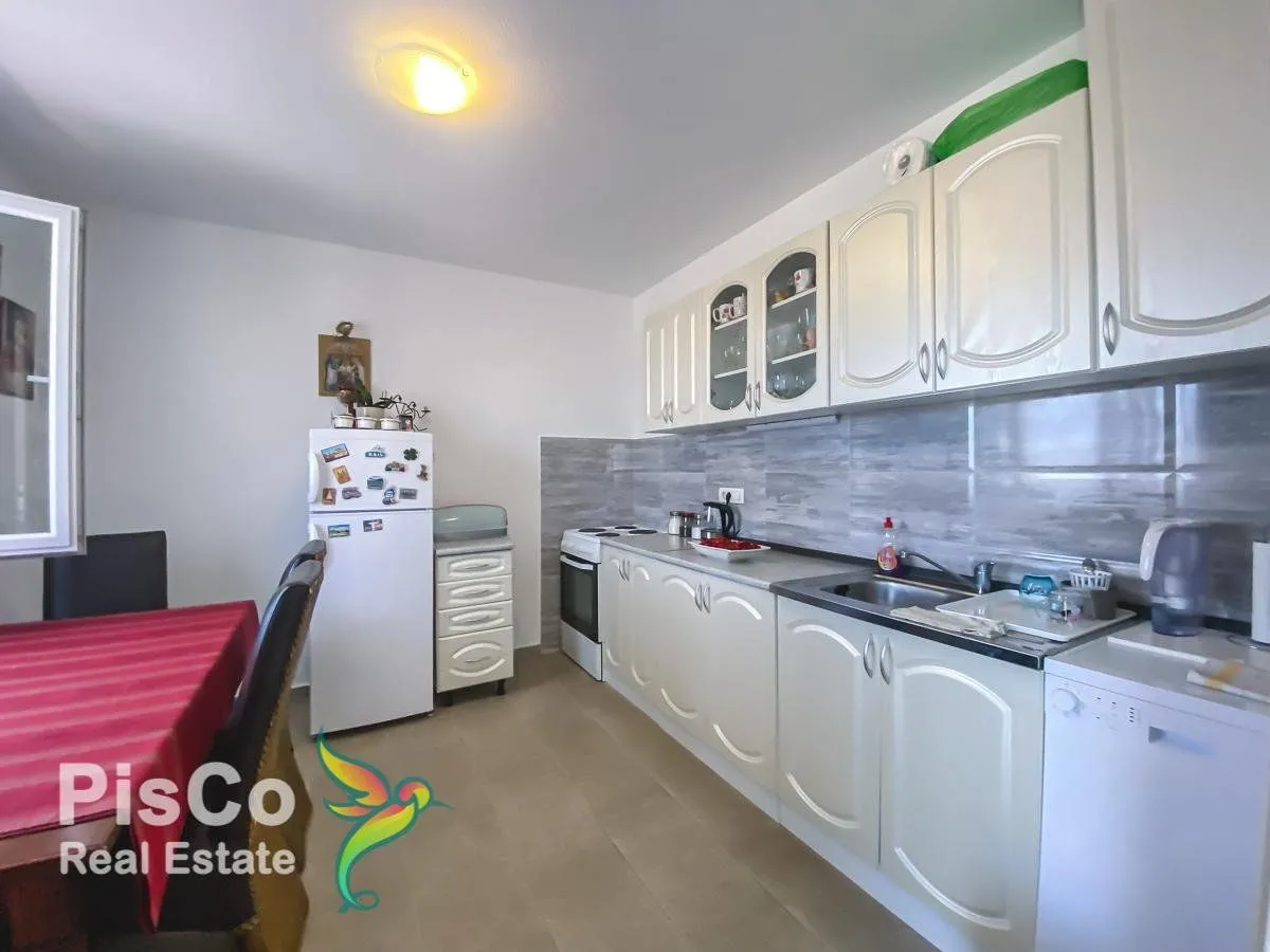 Prodaja, četvorosoban stan, 160m², Tivat, Crna Gora