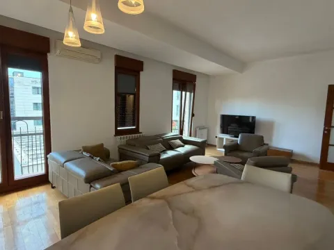 Prodaja, dvosoban stan, 84m², Centar, Podgorica - image 1