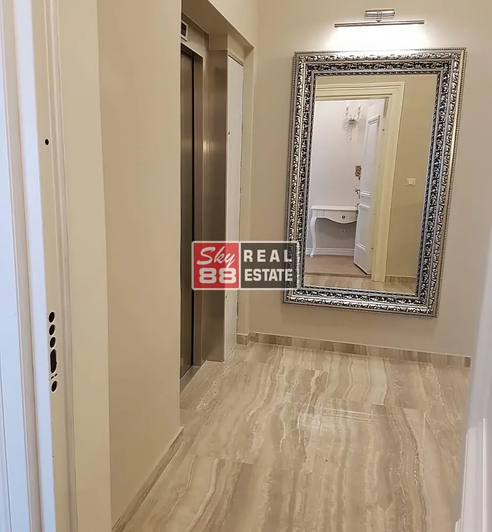 Izdavanje, stan, 215m², Senjak, Beograd