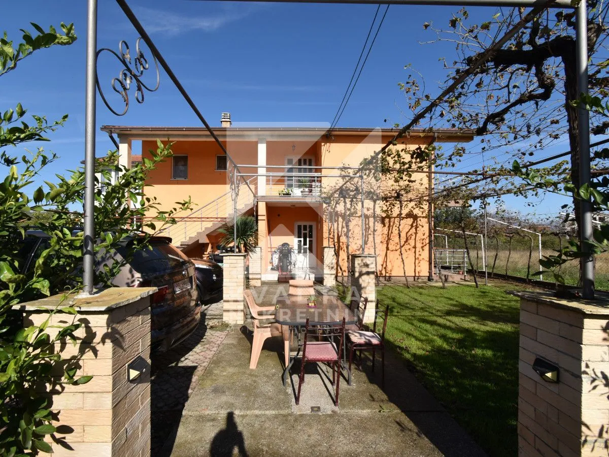 Prodaja, kuća, 300m², Donja Gorica, Podgorica