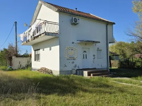 Kuća in Kosić
