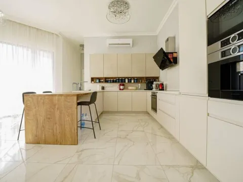 Prodaja, kuća, 290m², Tivat, Crna Gora - image 4