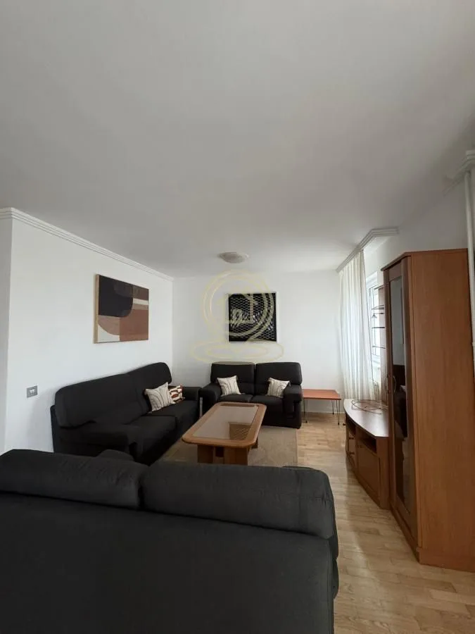 Izdavanje, trosoban stan, 120m², Savski Venac, Beograd