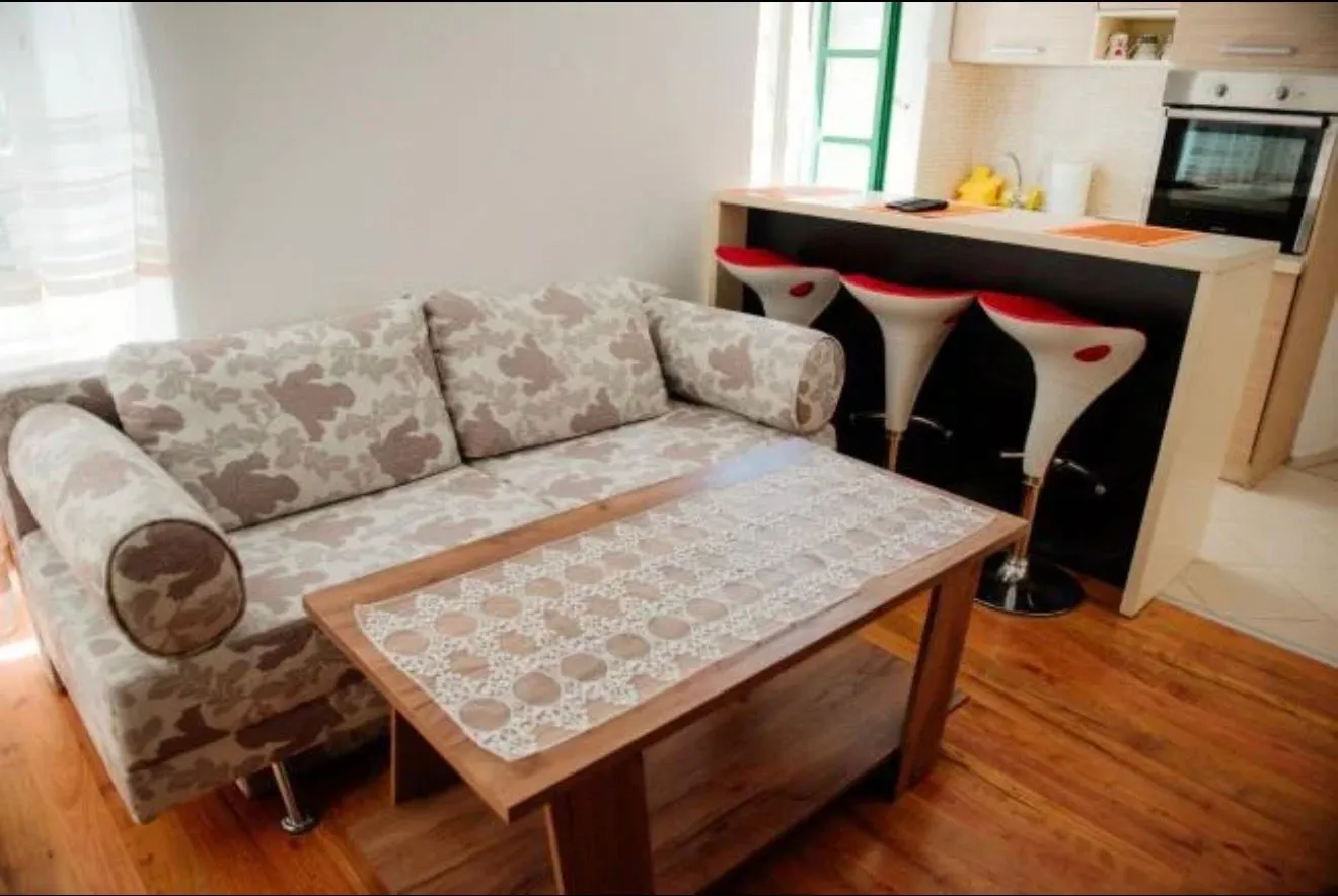 Rent, one bedroom apartment, 40m², Stari Grad Kotor, Kotor