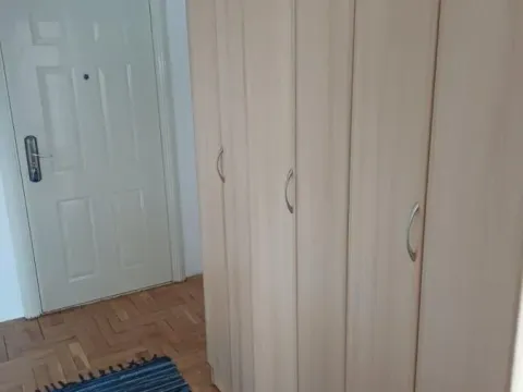 Izdavanje, dvosoban stan, 43m², Centar, Novi Sad - image 4