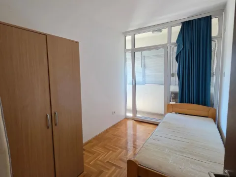 Rent, two bedroom apartment, 65m², Podgorica, Crna Gora - image 6
