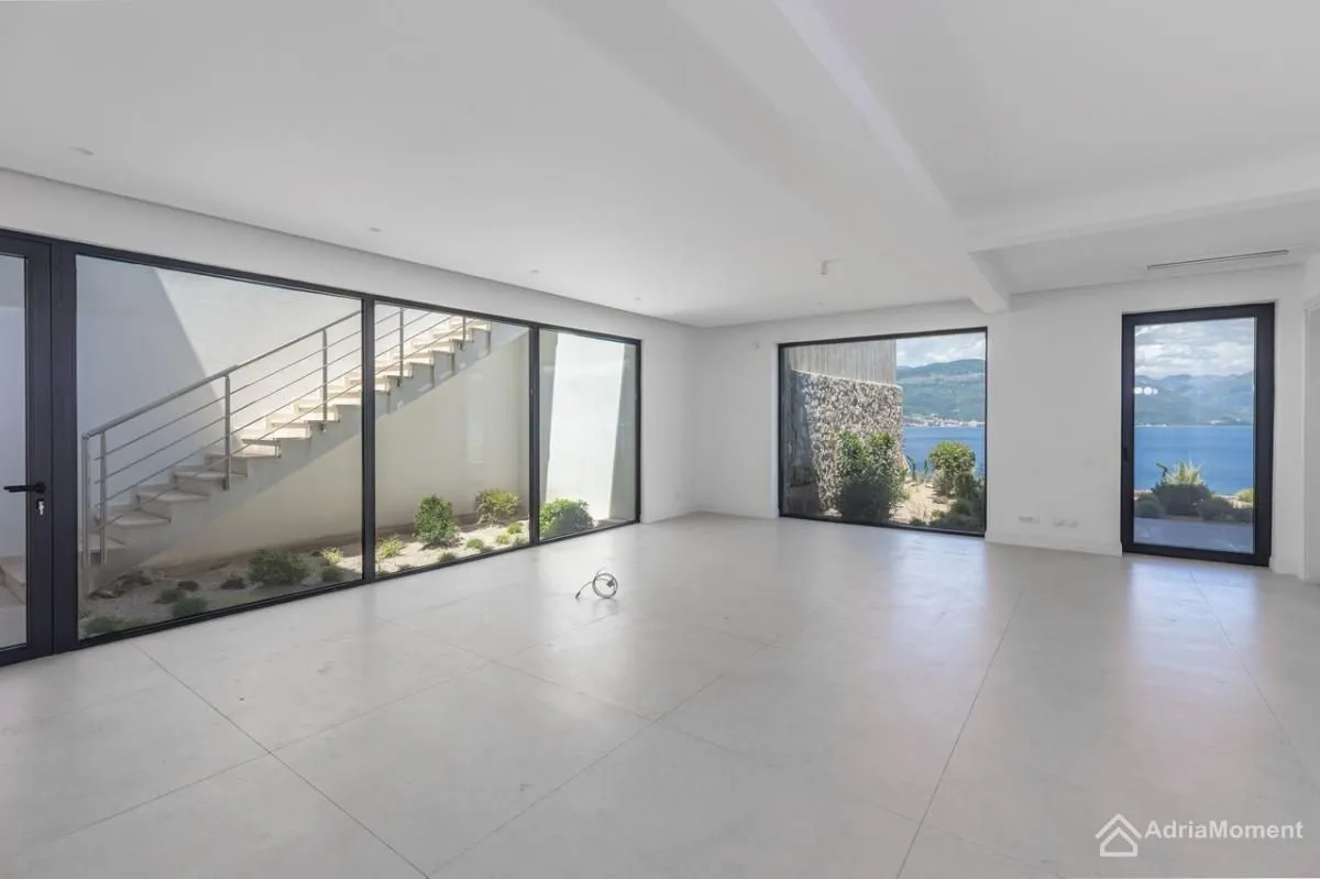Prodaja, kuća, 328m², Krašići, Tivat