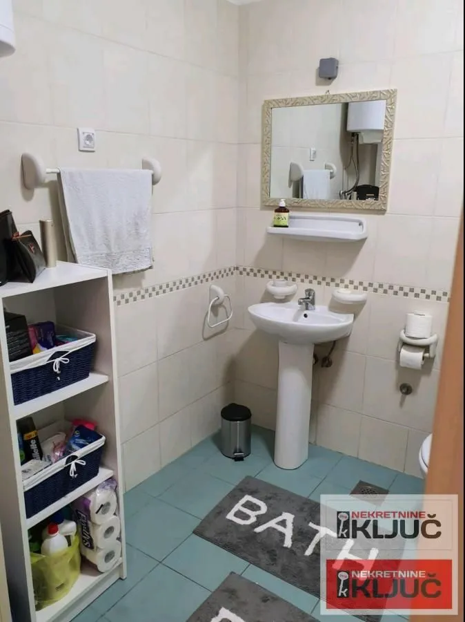 Izdavanje, jednosoban stan, 47m², Bulevar Oslobodjenja, Novi Sad Sve Podlokacije