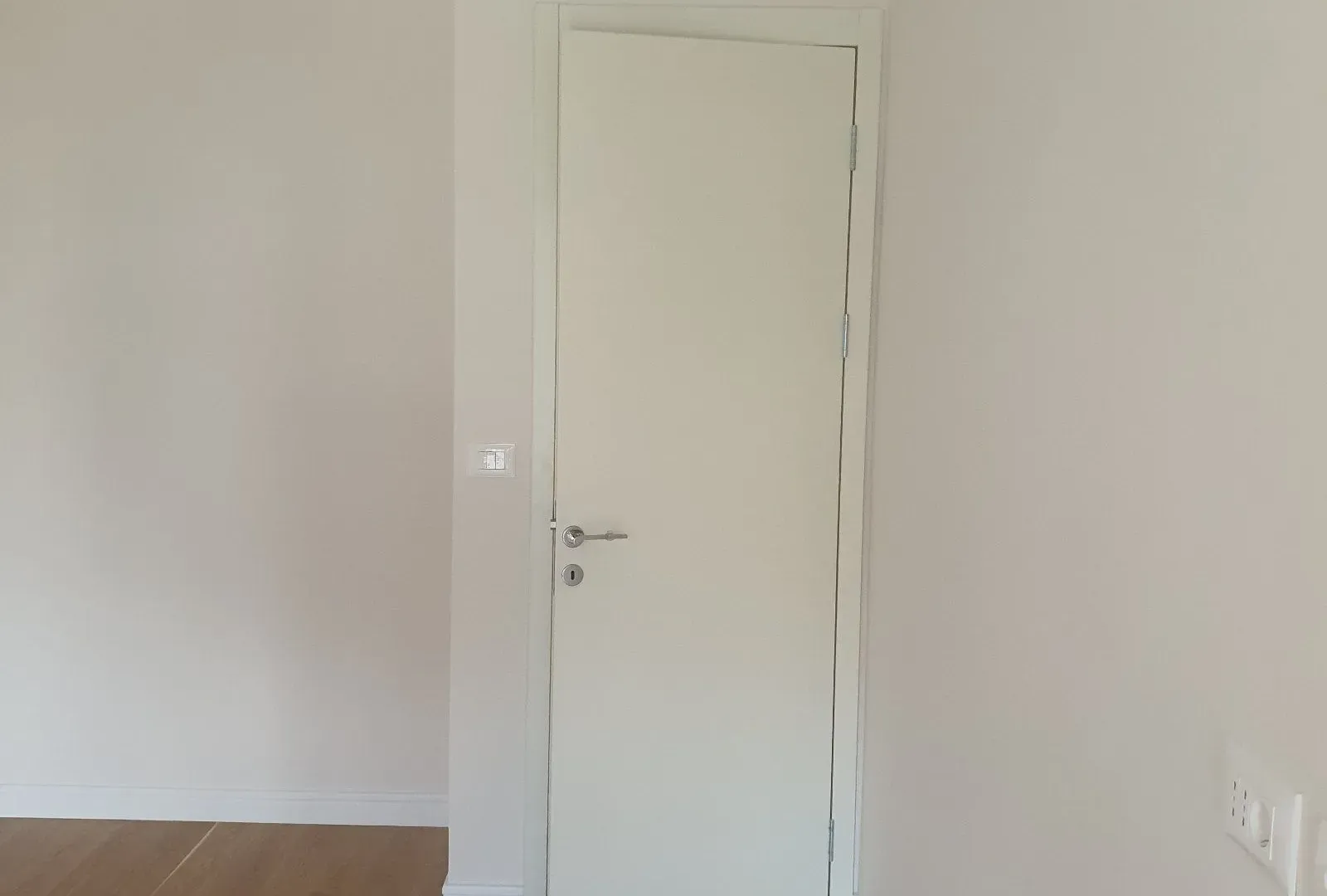 Izdavanje, dvosoban stan, 82m², Kod Capital Plaze, Podgorica