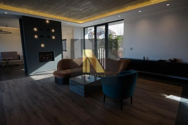 Izdavanje, kuća, 250m², Sremska Kamenica, Petrovaradin