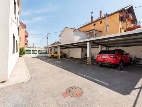 Sale, three bedroom apartment, 200m², Podgorica, Crna Gora - image 4