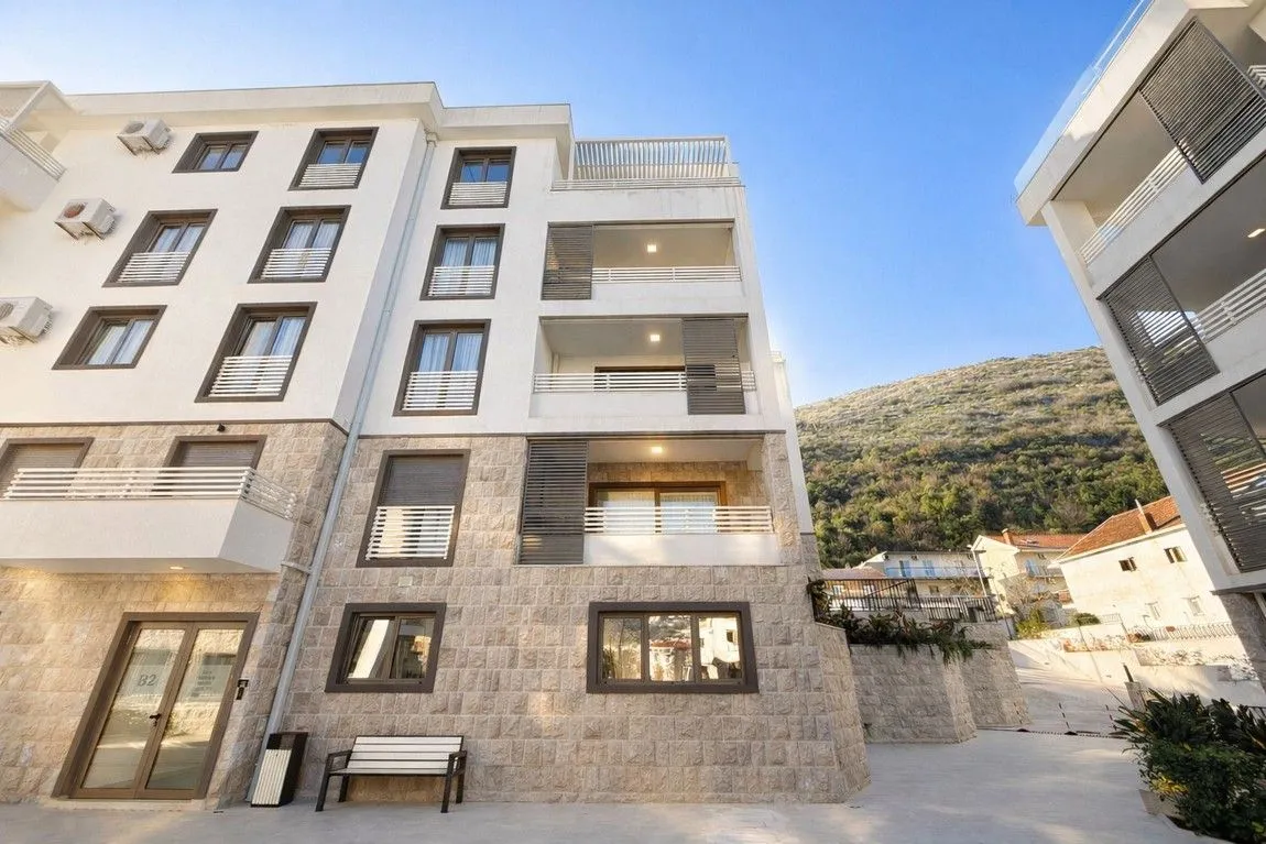Prodaja, jednosoban stan, 60m², Njivice, Herceg Novi