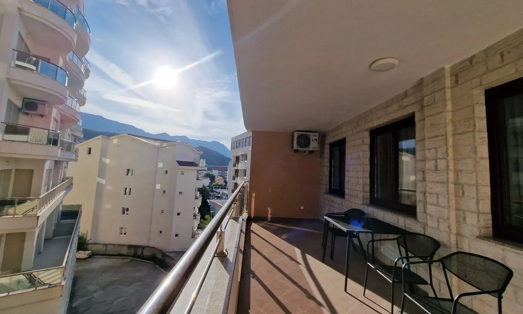 Izdavanje, jednosoban stan, 87m², Bečići, Budva