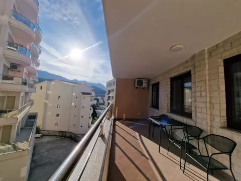 Rent, one bedroom apartment, 87m², Bečići, Budva - image 9