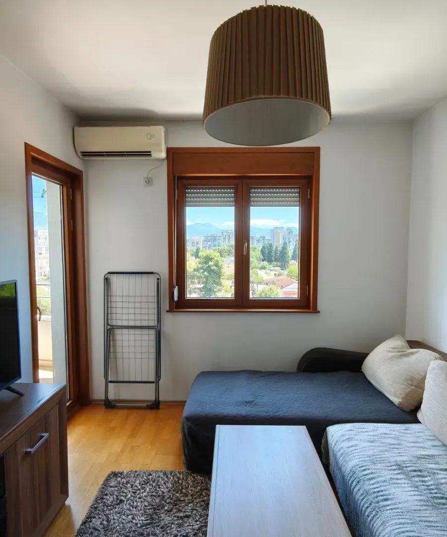 Rent, one bedroom apartment, 40m², Pobrežje, Podgorica