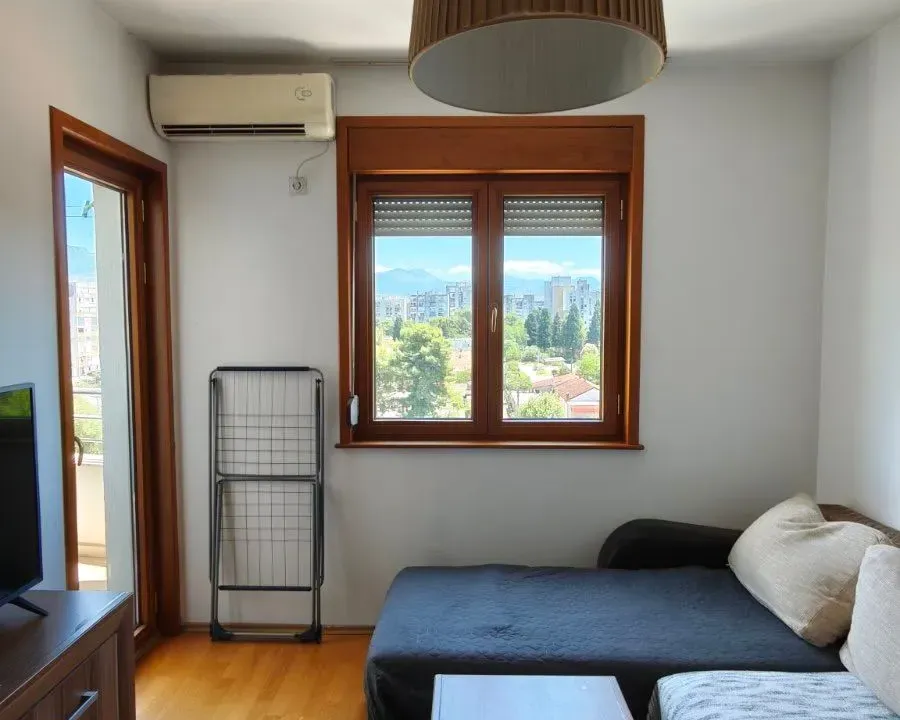 Rent, one bedroom apartment, 40m², Pobrežje, Podgorica