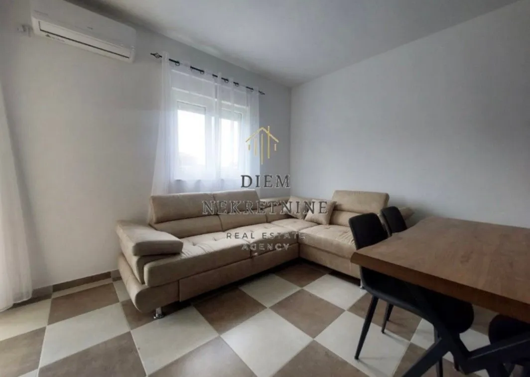 Izdavanje, dvosoban stan, 60m², Radanovići, Kotor