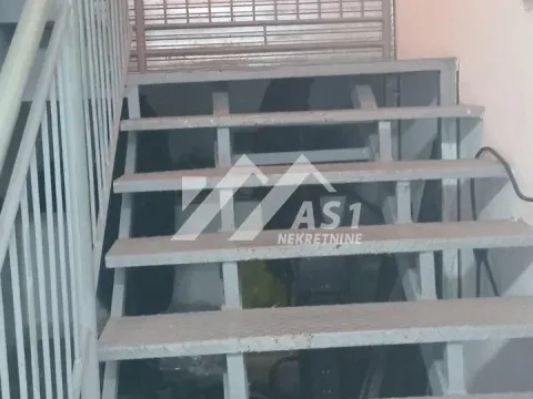 Izdavanje, poslovni prostor, 300m², Novi Sad Sve Podlokacije, Novi Sad - image 4