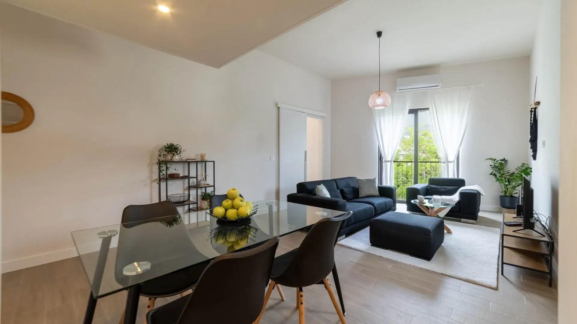 Prodaja, trosoban stan, 94m², Dumidran, Tivat