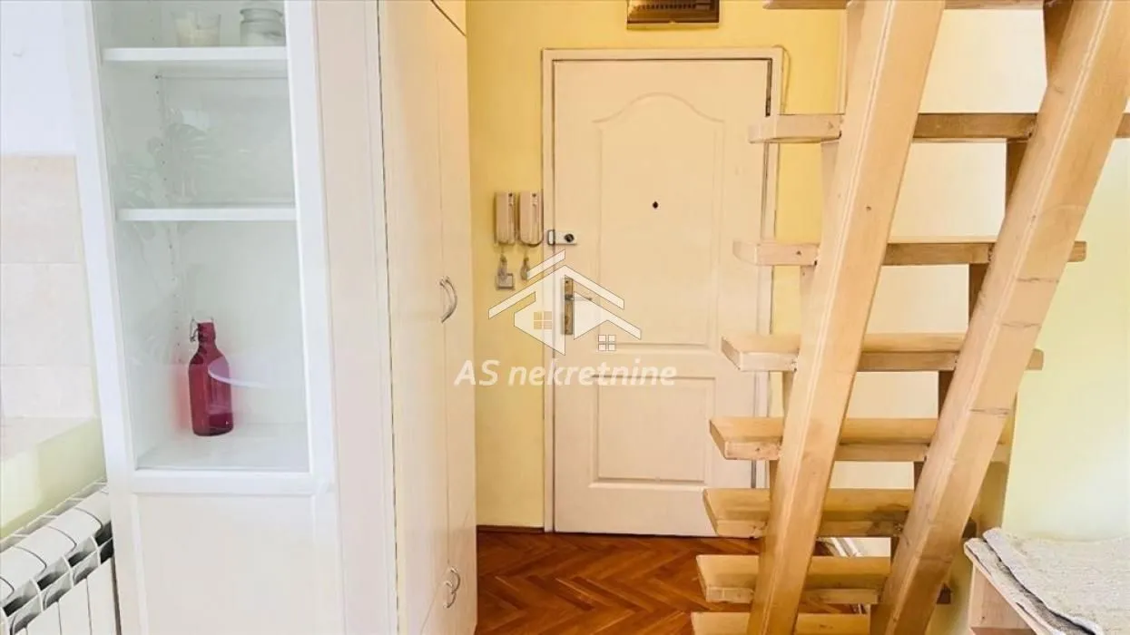 Izdavanje, dvosoban stan, 66m², Slavija, Vračar Sve Podlokacije