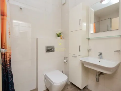 Izdavanje, jednosoban stan, 47m², City Kvart, Podgorica - image 5