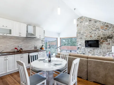 Izdavanje, kuća, 80m², Đuraševići, Tivat - image 3