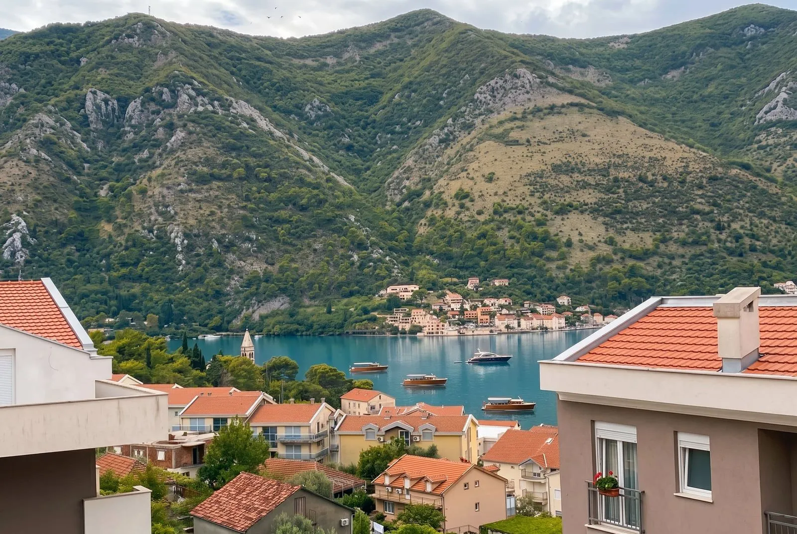 Prodaja, dvosoban stan, 52m², Dobrota, Kotor