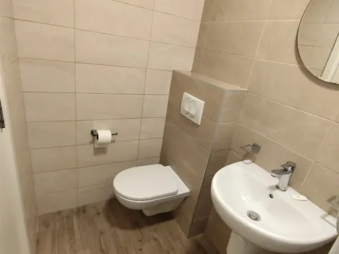 Izdavanje, dvosoban stan, 64m², City Kej, Podgorica - image 10