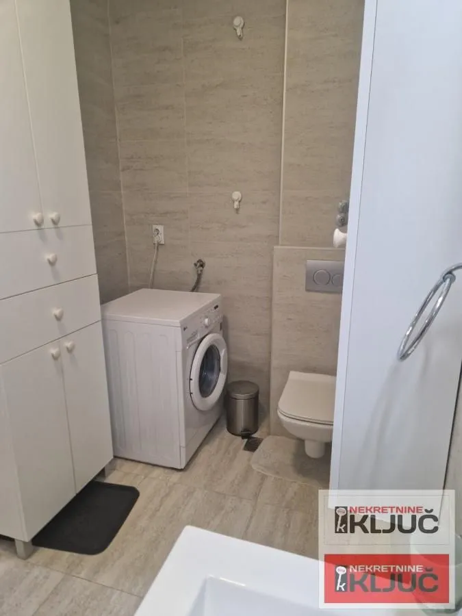 Izdavanje, dvosoban stan, 90m², Sajmište, Novi Sad