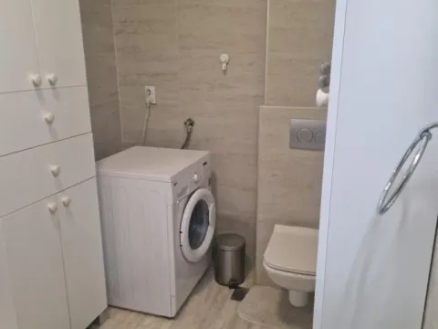Izdavanje, dvosoban stan, 90m², Sajmište, Novi Sad - image 10